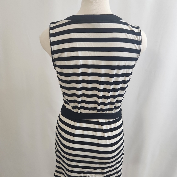 White House|Black Market Top - Picture 7 of 11